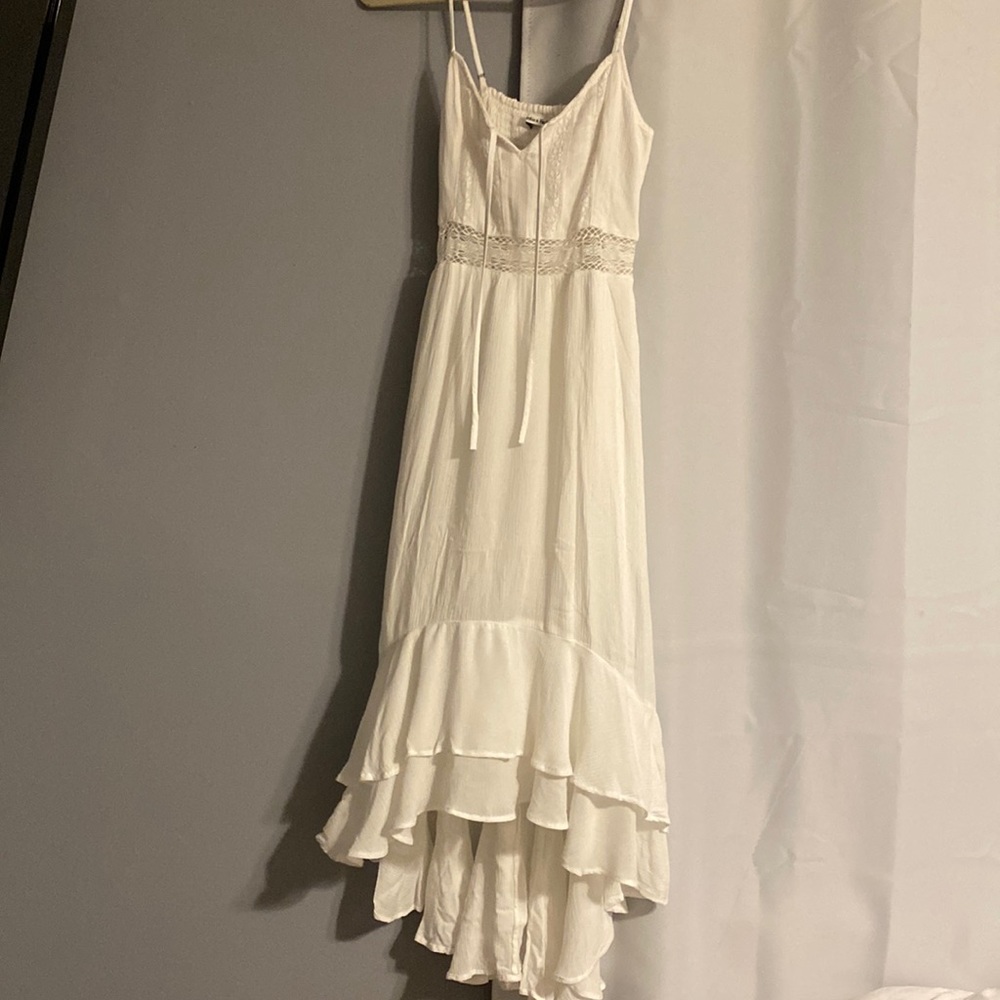 XS white lace maxi dress from Abercrombie and Fitch! Still has the tags!